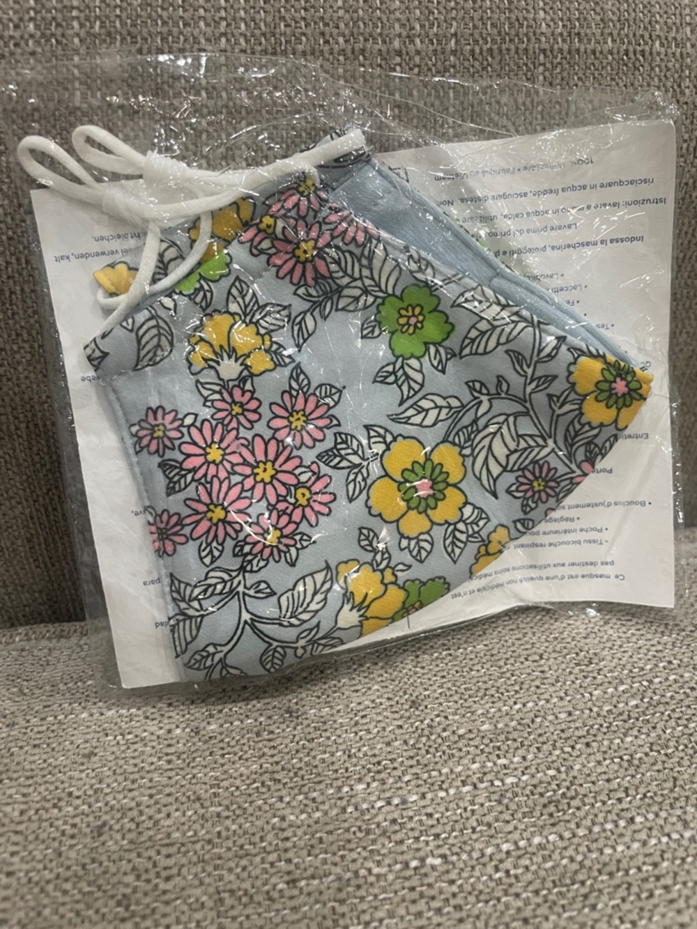 NWT Tory Burch Reusable Face Mask - White floral